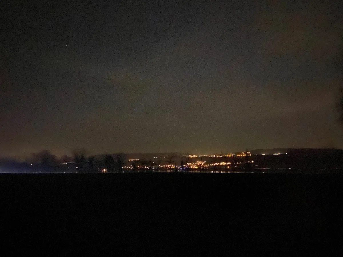 Der Greifensee in der Nacht.